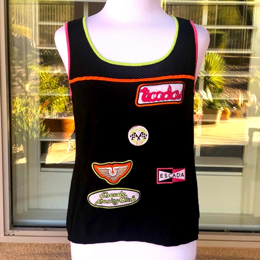 ESCADA DESIGNER KNIT SLEEVES TANK TOP WITH DECALS ON FRONT